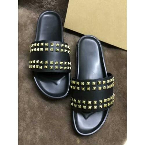 Genuine Leather Rivet Studded Red Bottom Shoes Fashion Outdoor Beach Platform Sandals New Summer Men Confortable Rubber Slippers
