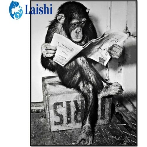 Diamond embroidery Black and white art, gorilla reads the newspaper full Square Diamond painting diamond painting Cross Stitch