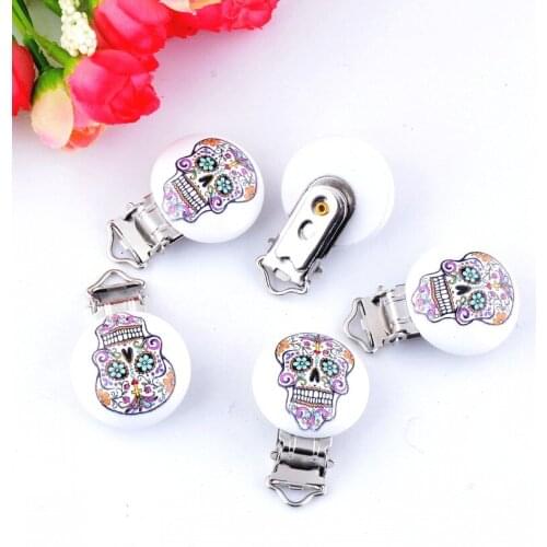 5PCs Baby Pacifier Clips Mixed Skull Pattern White Wood Metal Holders Cute Infant Soother Clasps Accessories 4.4x2.9cm