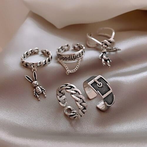Antique Silver Color Belt Rings Vintage Twisted Chain Rabbit Pendant Metal Rings Fashion Creative Party Jewelry