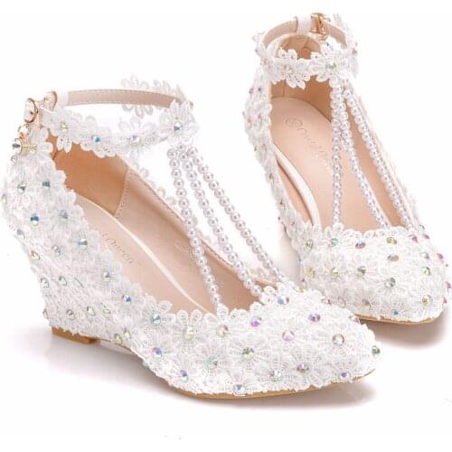 Crystal Queen White Flower Woman Wedding Shoes Lace Pearl High Heels Sweet Bride Dress Shoes Beading Wedges heels Pumps