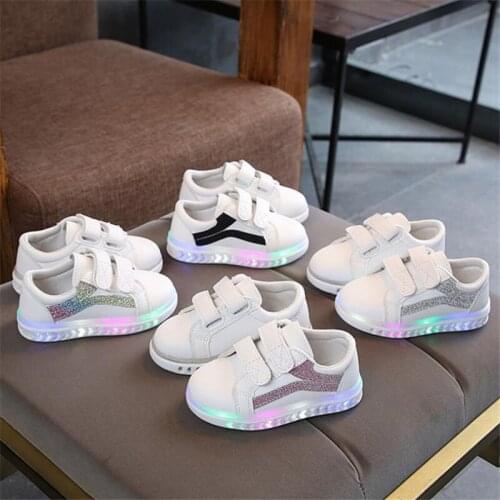 Disney New during the spring and autumn 2021 white shoe girl casual shoes glow soft bottom shoes boy sneakers LED lights' shoes