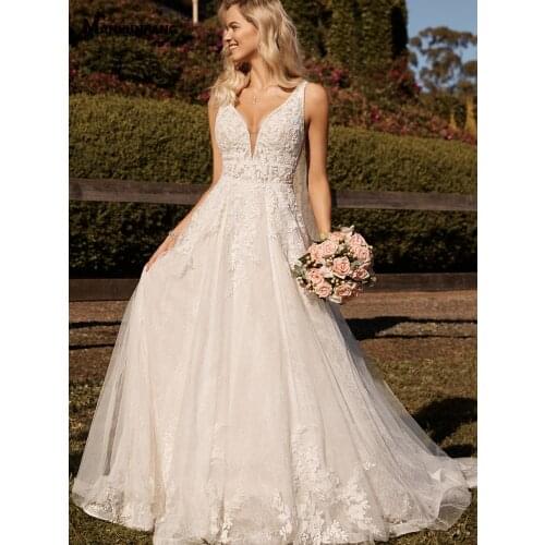 Custom Made Deep V-Neck Sleeveless Embroidery Appliques Tulle Bridal Ball Gown Luxury Button Back Chapel Train Wedding Dress