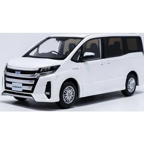 1:30 Diecast Model for Toyota NOAH 2017 White MPV Alloy Toy Car Miniature Collection Gifts