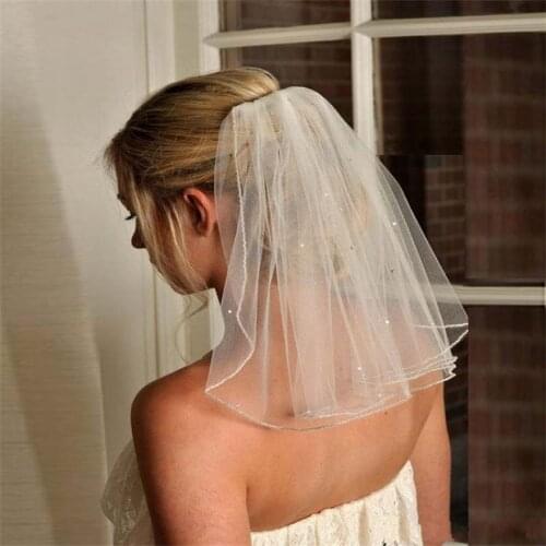 Ivory White Short Wedding Bridal Veil One Layer Beads Pearls Wedding Veils Shoulder Length Tulle with Comb Bridal Accessories