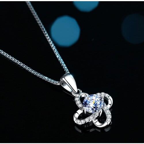 White Moissanite Necklace 50points 925 Silver Set Zircon Necklaces For Women Wedding Gift Four Leaf Clover Pendants Jewelry