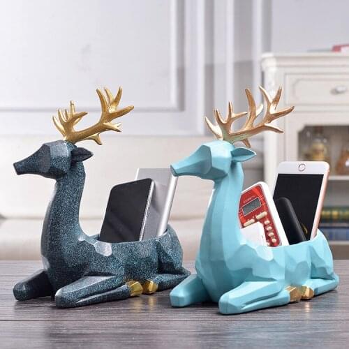 Creative Resin Crafts Home Decoration Figurines Miniatures 3D Deer Statue Phone Remote Control Key Holder Rack