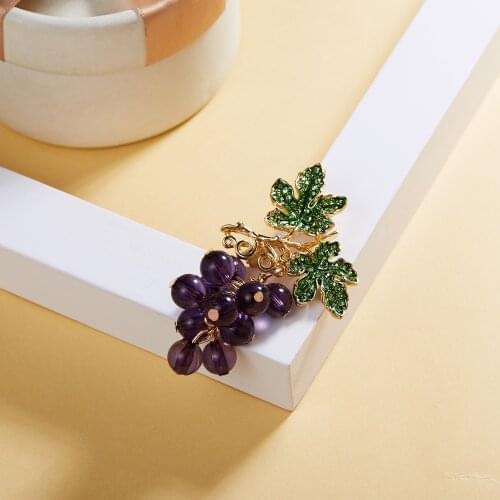 Summer Crystal Purple Grape Brooches for Women Cute Luxury Brooch Pin Fashion Jewelry Elegant Wedding Brooch Bouquet Hot