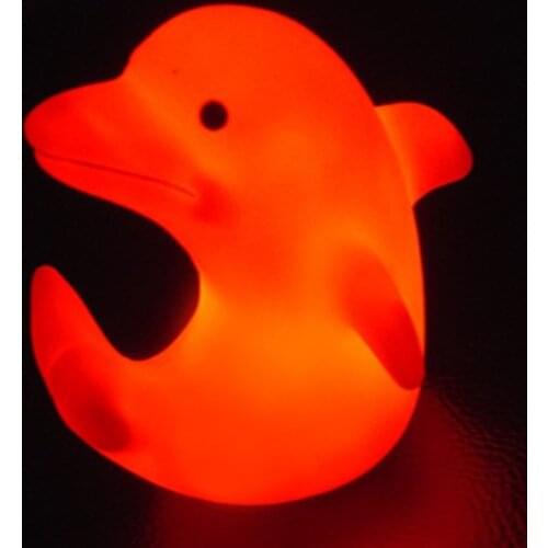 1Pc Baby Water Flashing Floating Dolphins Kids Automatic Led Lighting up Beach Play Toys For Children for the Bathroom Bath Swim