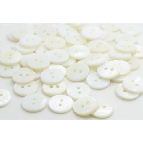2017 Limited Promotion None Dyed Botones Decorative Buttons 500pcs 9mm White Mother Shell Button Flat 2 Holes button