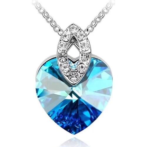 Exquisite Heart Pendant Necklace for Women Luxury Shiny Crystal Choker Valentines Day Mothers Day Anniversary Gifts