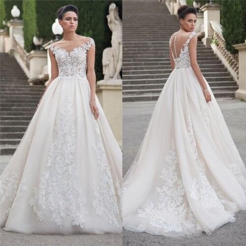 Sheer Scoop Neck Lace Appliques Pleated Wedding Dresses Bridal Gowns With Buttons Back Long Short Sleeves Garden Countryside