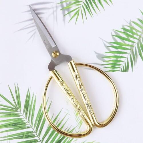 1pcs scissors sewing European Style Gold Stainless Steel Tailor Scissor For Needlework Handicraft Retro Vintage Scissors