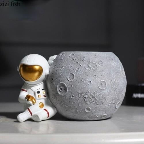 Resin Astronaut Pen Holder Pencil Organizer Desk Organizer Storage Decorative Ornaments Statue Sculpture Crafts Office Storage