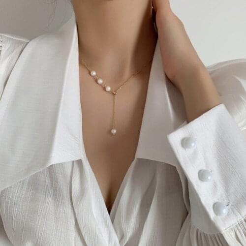 VSnow Minimalist Asymmetric Baroque Freshwater Pearl Beaded Pendant Necklace for Women Gold Color Metallic Necklace Jewellery