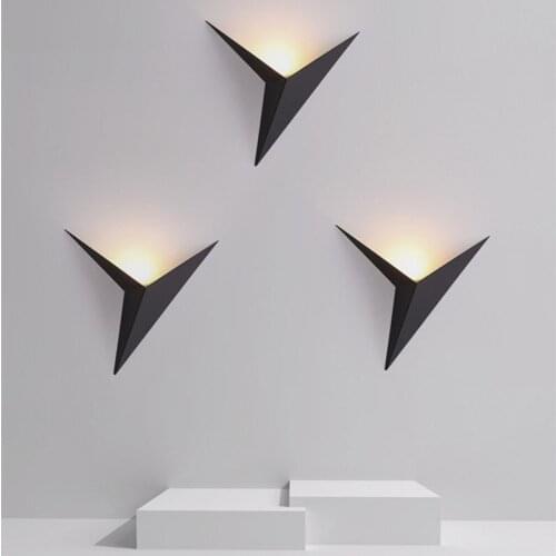 Modern minimalist Creative Wrought Iron Shaped Triangle Lamp Nordic style Bedroom Study 220V Bedside Led Wall Mirror Headlights