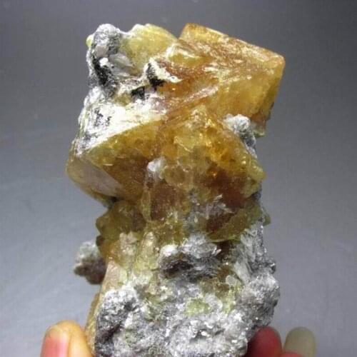 647g Scheelite Cluster w/ Muscovite Terminated - crystals and stones healing Mineral specimen Home Decor feng shui decoration