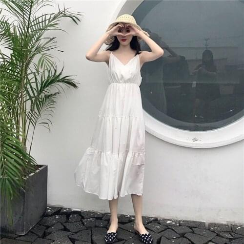 Spring 2021 new womens dresses with waist waist and thin mid-length a-line skirt French V-neck suspender skirt trend