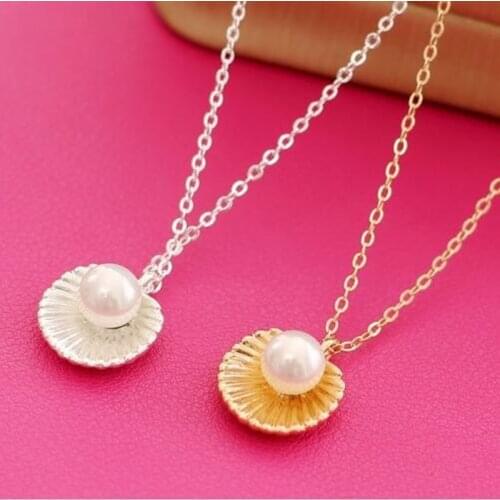 Korea Jewelry Female Korean Temperament Simple Fashion Simulated Pearl Shell Shape Pendant Necklace Short Clavicl