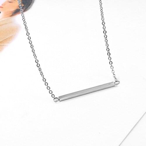 Fashion Design Smooth One Line Chain Necklace Simple Rectangular Pendant Clavicle Chain Womens Necklace Anniversary Gift
