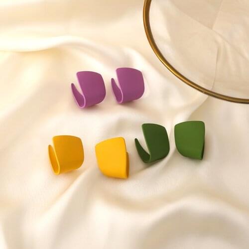 Retro Fashion Irregular Geometric Metal Big Earrings Lady Temperament Joker Stud Earrings for Women Nightclub Party Jewelry