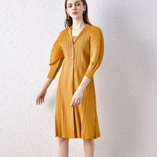 Issey miyake pleated v-neck mid-length woman dress 2021 autumn new three-quarter sleeves button solid temperament Coat skirt