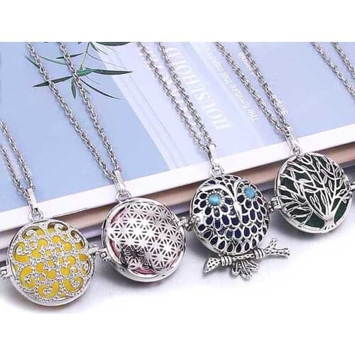 New Aromatherapy Necklace Vintage Open Lockets Pendant Necklace Perfume Essential Oil Diffuser Necklaces Aroma Necklaces