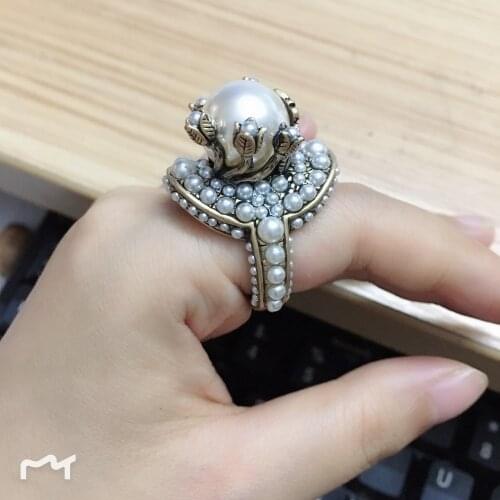Famous brand party jewelry pearl bead ring vintage style flower finger ring