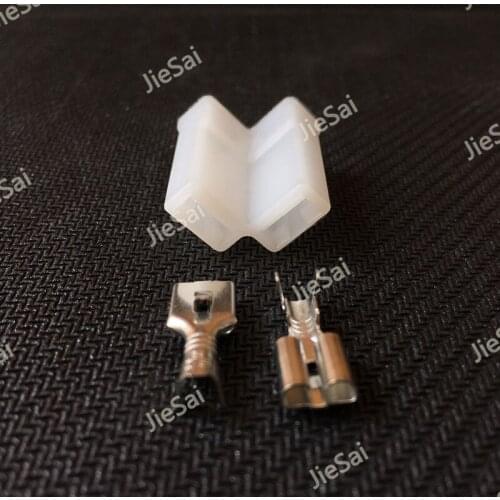2 Pin PA66 Automotive Connector Fuel Nozzle Plug Housing Connector Electrical Wiring Connector Wire Clip Connector