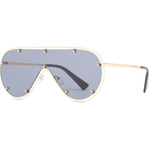 Men sunglasses women sunglasses windy box rivet punk a chip fashion personality sunglasses sunglasses UV400. 7142