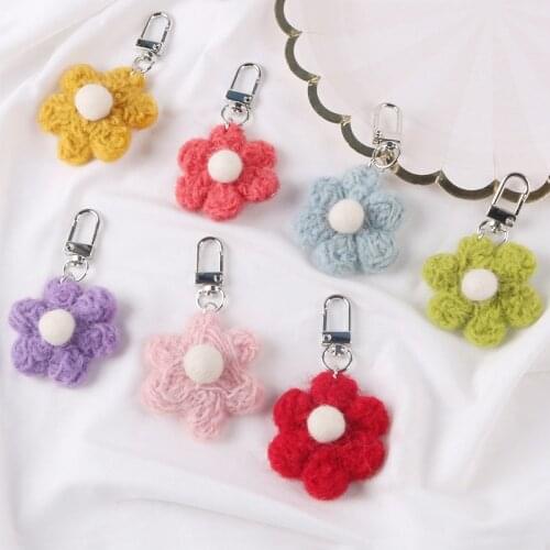 Lovely Handmade Woollen Flower Keychain Keyring for Women Jewelry Sweet Knitted Blossom Ornament Key Holder Girls Gift