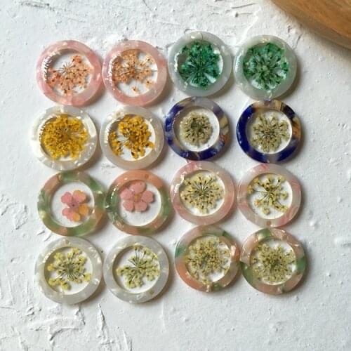 Summer style 30pcs/lot 20mm Natural dried flower core decoration rounds shape resin beads diy jewelry earring/garment accessory