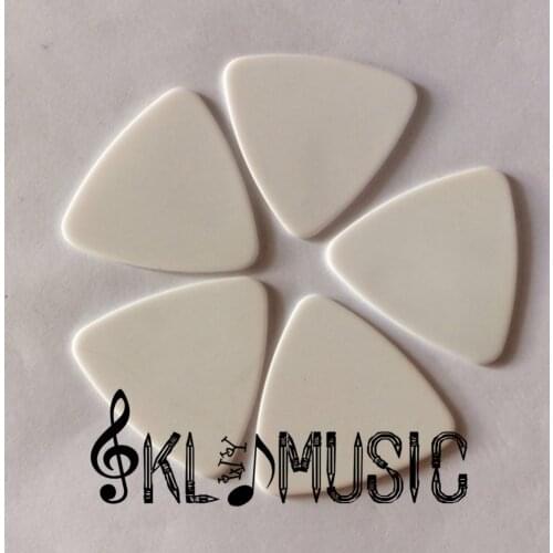 Free shipping Blank White Triangular In Shape Delrin Guitar Pick,Triangle Shape With Different Thick