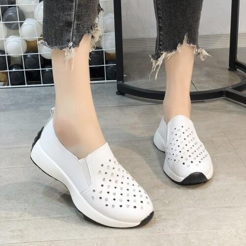 Women Flats Shoes Ladies Casual Breathable Loafer Female Solid Vulcanized Shoes Slip-on Comfort Crystal Walking Shoes 2021 Hot