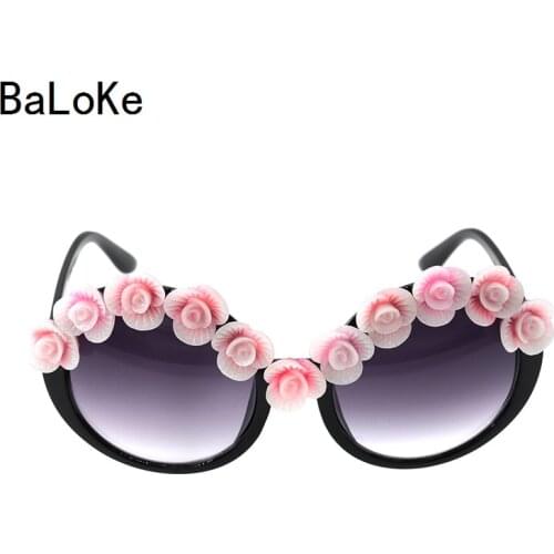 Fashion Brand Designer Sunglasses Women Pink Flowers Baroque Style Charm Decor Cat Eye Sunglasses For Ladies Beach Eyewear