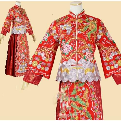 Slim Looking Traditional Chinese Wedding Hanfu Bride Costume Xiu He Fu with Delicate Embroidered Phoenix for Pregnant Bride