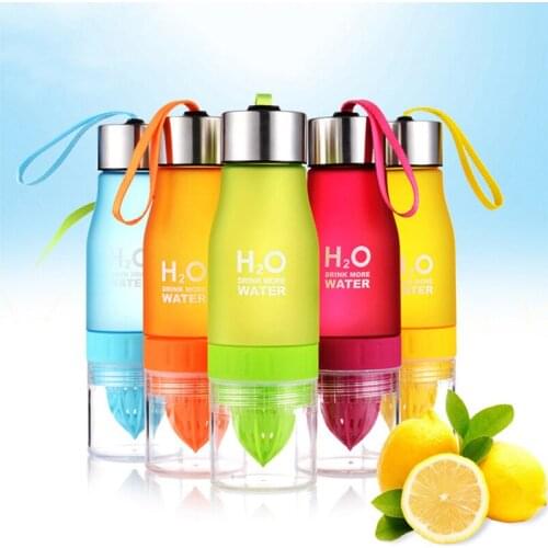 650ml Water Bottle Gift Creative Fruit Juice Infuser Water Bottles Plastic Portable Sport Bottle For Water Juice Tea Lemon