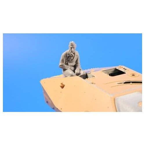 1:35 scale German armored soldier miniatures WWII Resin Model Kit figure Free Shipping