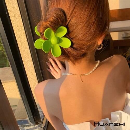 HUANZHI 2021 Colorful Flower Hair Clips Hairpins Barrette for Women Girls Hair Claw Makeup Bath Accessories Cute Hairwear