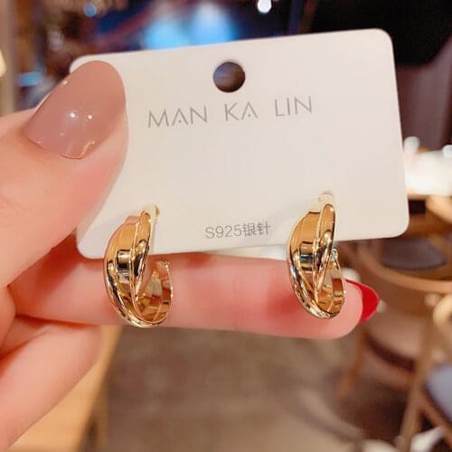 European Spiral Multi-layer Twist Drop Earrings Female Fashion Texture Golden C-shaped Simple Smooth Metal Small Earrings Gift