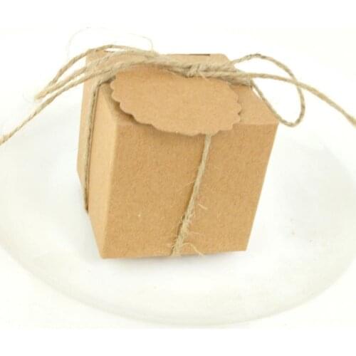 Souvenir Gift Boxes 100Pcs New Style Brown Kraft Wedding Favor Candy Chocolate Gift Box with Rope and Card Event Party Supplies