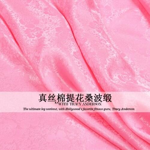 The new pink silk cotton jacquard mulberry satin fabric has good vertical sensitivity and luster