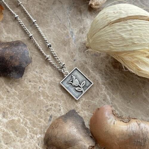 2021 New Retro Sterling Silver Rose Flower Pendant Necklace Party Jewelry Womens Clavicle Chain Sweater Chain Chain Necklace