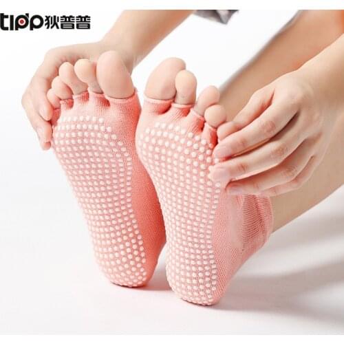 Yoga Socks Backless Half Finger Five Finger Yoga Socks Womens Non-Slip Hole Digging Yoga Dance Gym Floor Socks