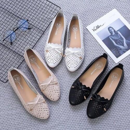 Peas Shoes Female Summer Flat Casual Shoes Set Foot Soft Bottom Mesh Flowers Hollow Shallow Mouth Comfortable Single Shoes