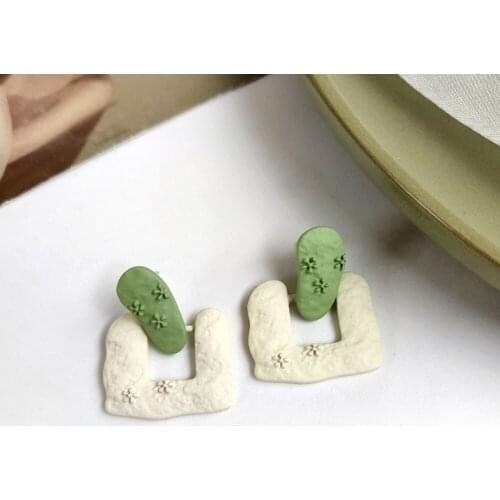 Pure And Fresh And Fashion Stud Earrings Creative Design Geometric Shape Of Hollow Out Earrings The Temperament Of Women Jewelry