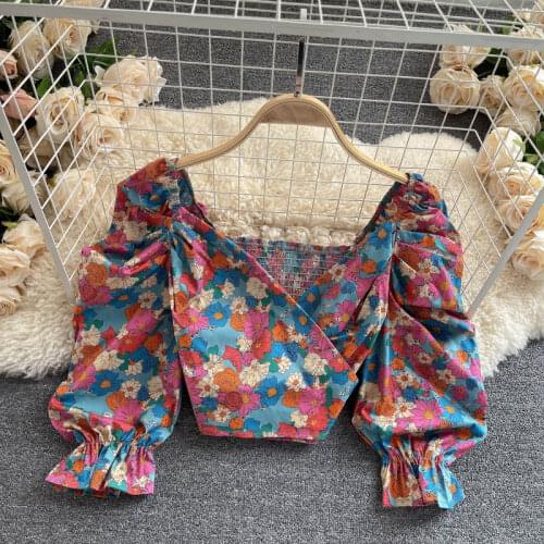 Holiday Style Floral Shirt 2021 Summer Womens Sweet Puff Sleeve Vintage Print Back Elasticity Short Blouse Sexy V-Neck Crop Top