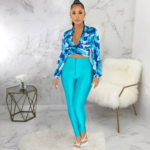 Women Fitness Two Piece Matching Set Bandanna Print Full Sleeve Crop Top and Stretchy Skinny Legging Indie Folk Style Outfits