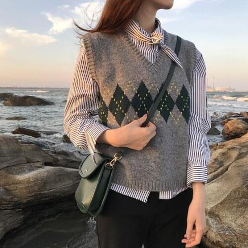 Women Sweater Vest Loose Rhombus Short V-neck Knitted Vest Womens Wool Sleeveless Sweater Vest