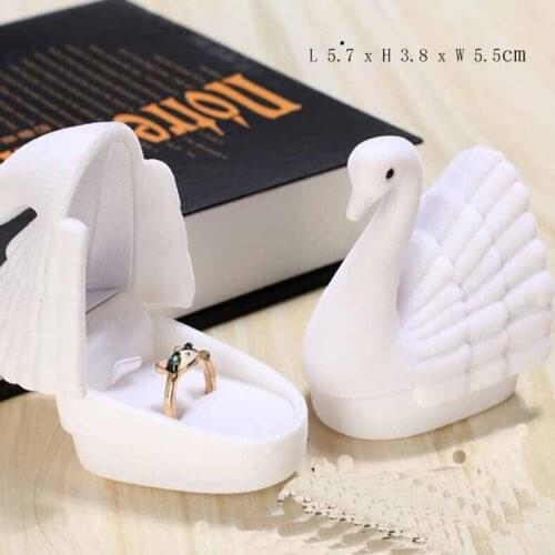 1pcs 5.7x3.8x5.5cm Velvet black /white color swan Jewelry Gift Box Wedding Engagement Ring Box For Earring Packaging Display